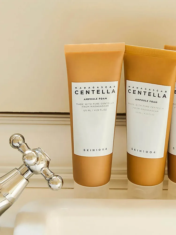 Успокаивающая пенка для умывания с центеллой SKIN1004 Madagascar Centella Ampoule Foam 125 мл — фото 3