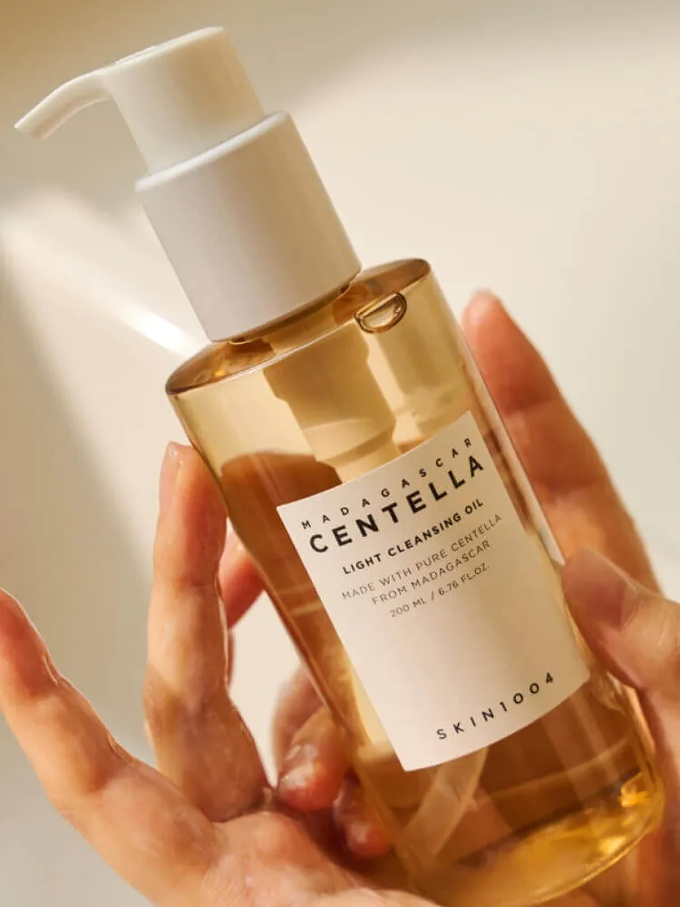 Гидрофильное масло с центеллой SKIN1004 Madagascar Centella Light Cleansing Oil 200 мл
